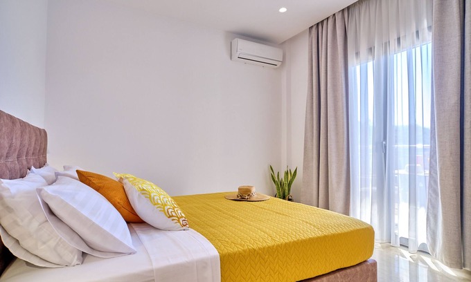 Gouvia Apartment | Sunflower Suite 202 Gouvia Corfu