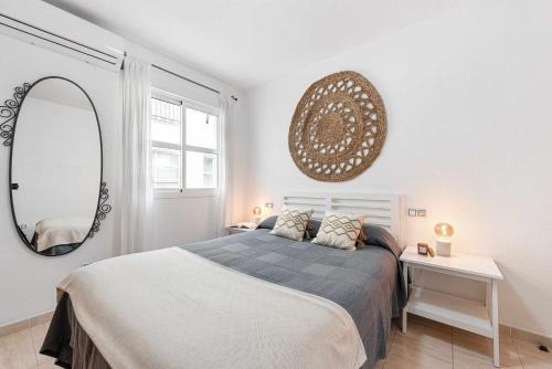 La Goleta Apartment | Sunlit apartment "Casa Bonita" with free parking