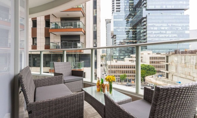 Tel Aviv Apartment | Sunlit Elegant 3BR Stay with Mamad