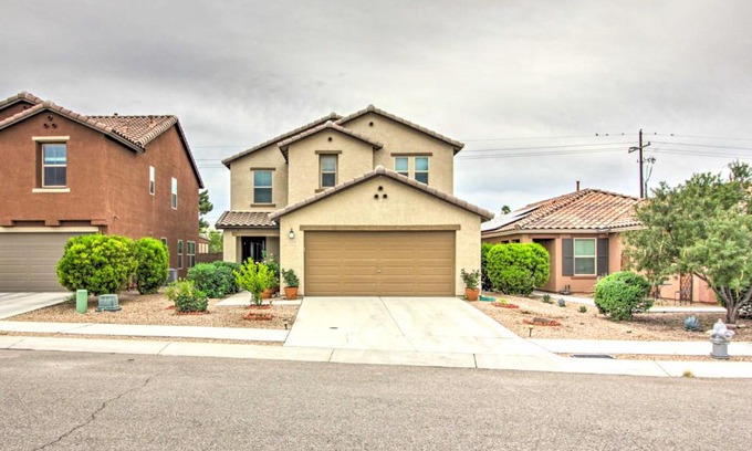 Tucson House | Sunlit Tucson Escape with Patio about 10 Mi to Dwtn!