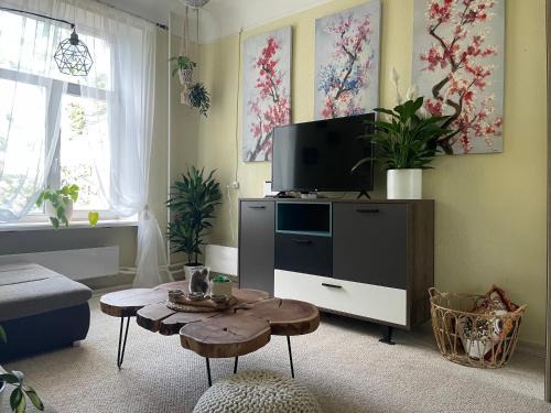 Grizinkalns Apartment | Sunny 1 Br Apt in Center Next to Park