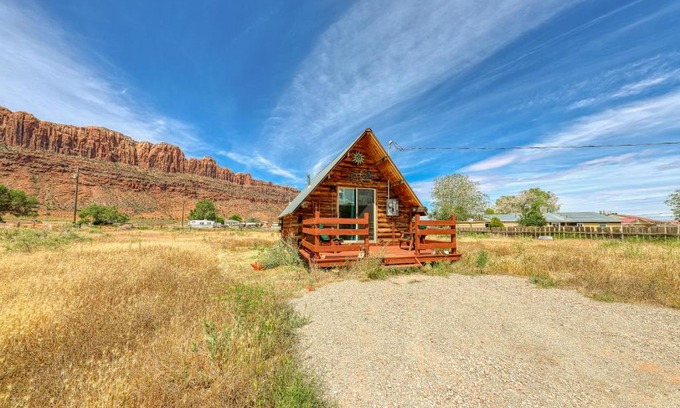 Moab South Valley Hotel | Sunny Acres Cabin