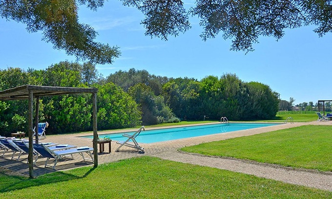 Pescia Romana Apartment | Sunny apartment with terrace, pool and PRIVATE ACCESS TO THE BEACH