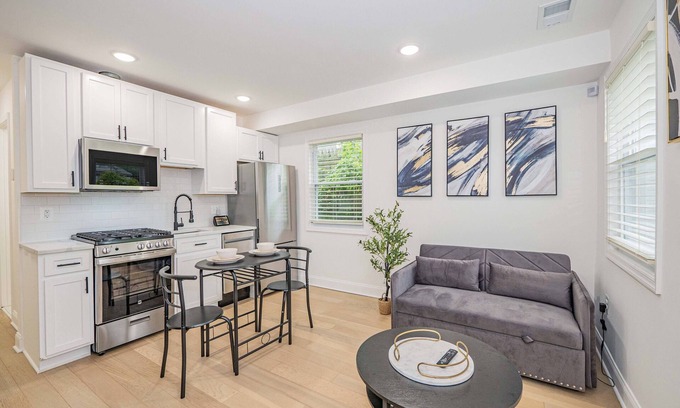 Fairmount Heights Apartment | Sunny, Chic, Centrally Located 2 bedroom, with Parking & Alexa