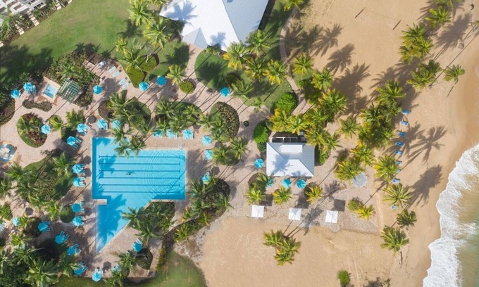 Cerro Gordo Condo | Sunny Condo, and Pool Opens to Beach Beyond