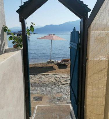 Trikeri House | Sunny Days beach house