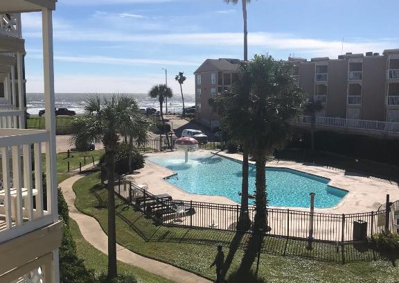 Galveston Apartment | Sunny Daze Beachfront Condo
