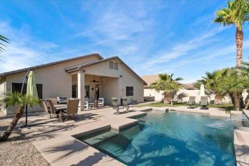 Chandler House | Sunny Escape Cozy Chandler Home