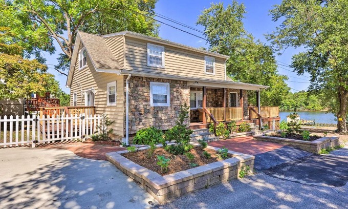 Point Pleasant House | Sunny Glen Burnie Home - On-Site Water Access