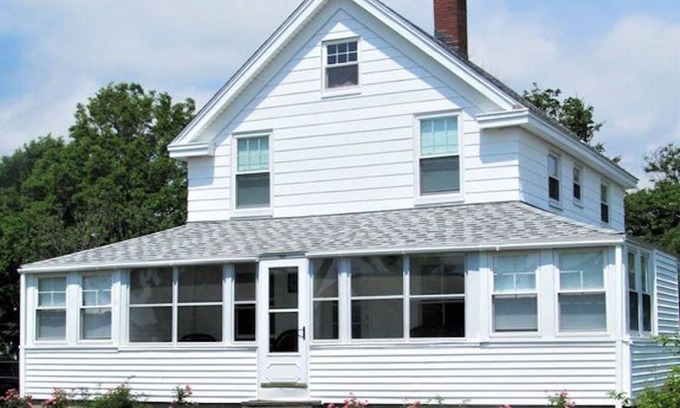 Rye House | Sunny Jenness Beach View Home – Quiet Rd, Perfect for Families & Coastal Escapes