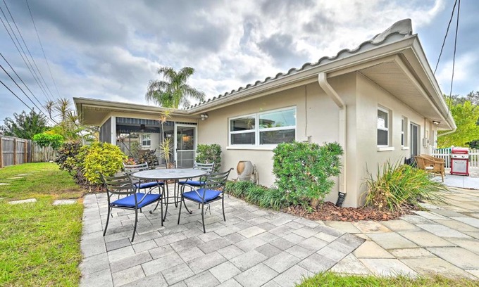 Harbor Hills House | Sunny Largo Retreat 4 Mi from Indian Rocks Beach!