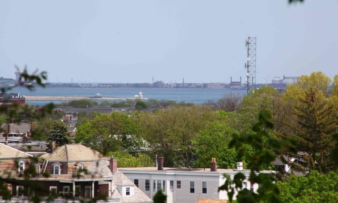 Dorchester Apartment | Sunny Ocean-View Suite near subway w/kitchen & private bath