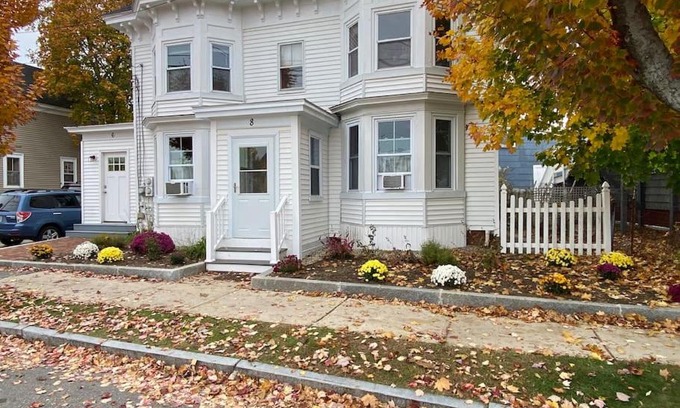 Dover Apartment | Sunny One Bedroom in Historic Downtown Dover