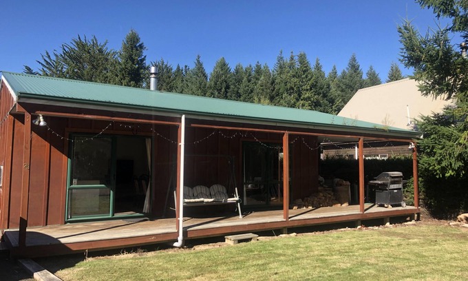 Naseby House | Sunny, private getaway in Naseby