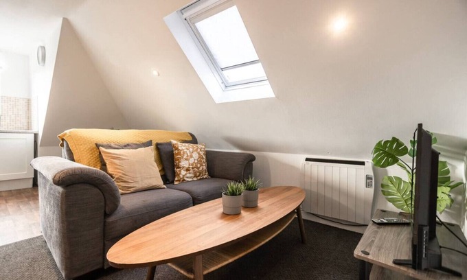Easton Apartment | Sunny Side Contractors Long Stays Discounts