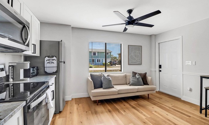 San Carlos Park Apartment | Sunny Side Stay- Apartment in beautiful Ft. Myers!