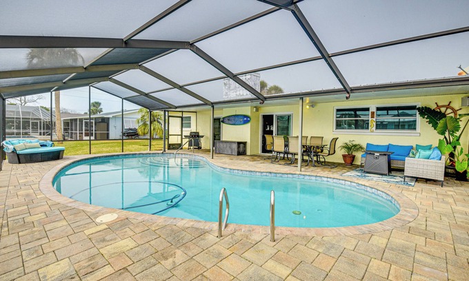 Palm Harbor Estates House | Sunny South Daytona Home w/Pool & Grill!