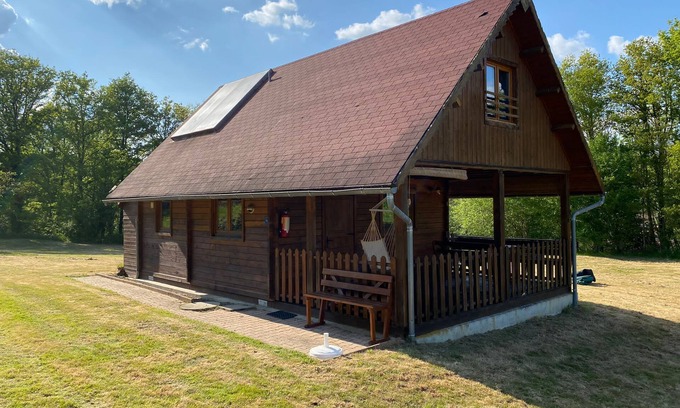 Saulgond Ski Chalet | SunnySide Chalet, Ideal for 6 People. Relax in this tranquil setting