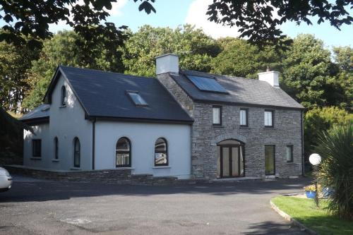 Ennistimon House | SunnySide-Cottage