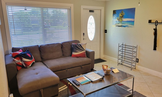 Lauderhill House | SunnySide Getaway <15mins from beach/Dtown/airport