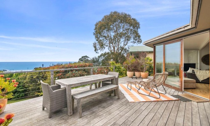 Lorne House | Sunrise