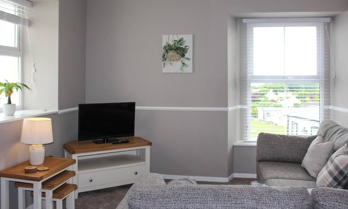 Llanddulas Cottage | Sunrise Cottage - UK35813