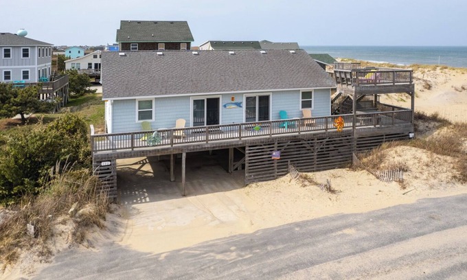 South Nags Head Cottage | Sunrise Shores, Super Easy Beach Access, Great View
