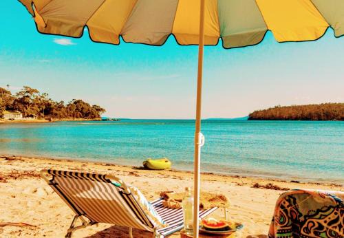 Garden Island Creek House | Sunset Beach Villa - Beach front home situated on the Huon River - Sleeps 8