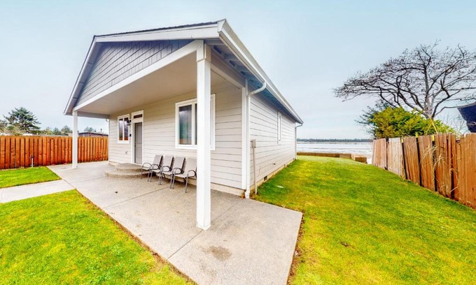 Coos Bay House | Sunset Beach House
