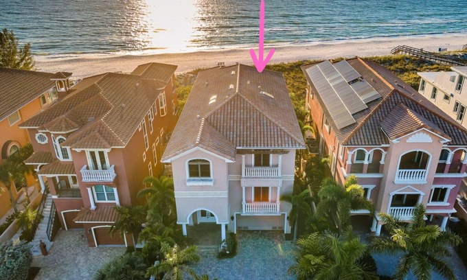 Sunset Beach House | Sunset Beach Palace in Treasure Island - Beachfront