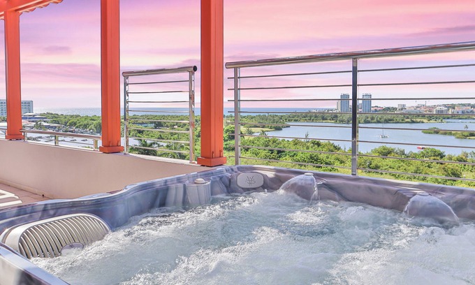 Philipsburg Apartment | Sunset Blue Marine Penthouse