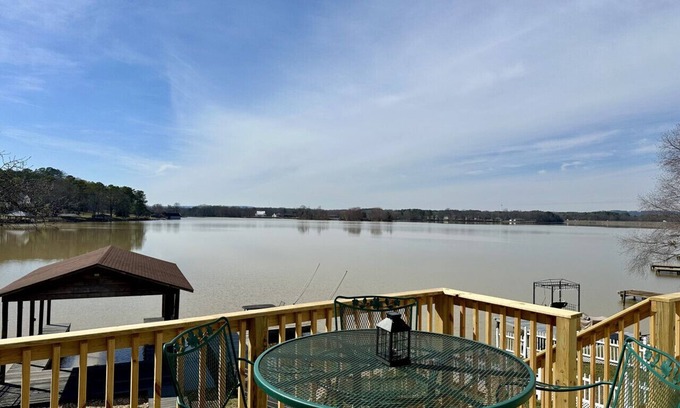 Gadsden House | Sunset Cove on Neely Henry with Private Pier and Balcony with Waterfront Views