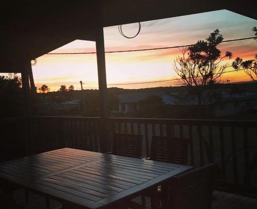 Sandy Point House | Sunset Deck Beach House Sandy Point