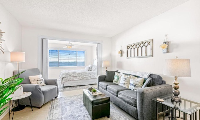 Navarre Beach Hotel | Sunset Harbor Palms 1-308
