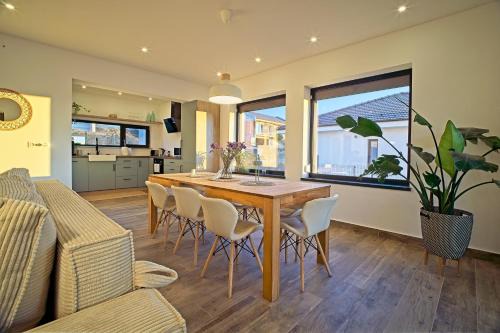 Odorheiu Secuiesc House | Sunset Hills Transylvania Upper