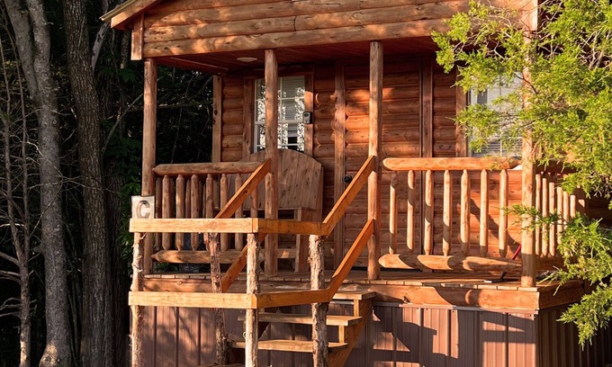 Fayetteville Cabin | Sunset Hillside Cabin "C" on Horse Farm w/Hiking