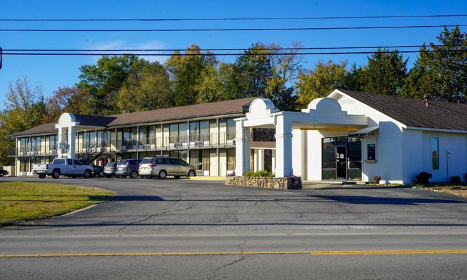 Clarksville Hotel | Sunset Inn Clarksville