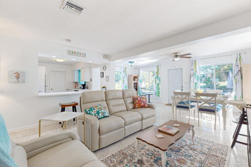Lake Worth House | Sunset Lake House