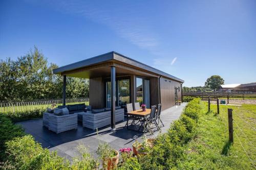 Lutten House | Sunset Lodge