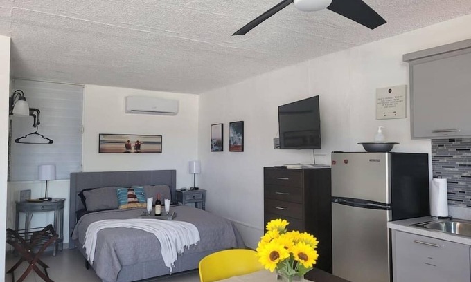 Levittown Apartment | Sunset Private Studio