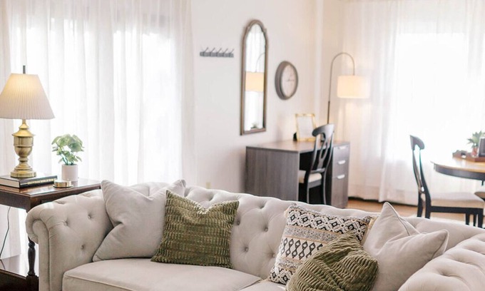 Mount Aetna Apartment | Sunset Serenity Suite