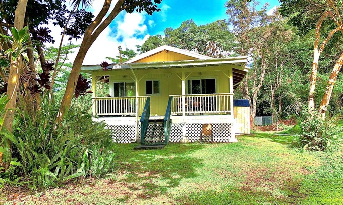 Keaau House | Sunset Suzy's tropical retreat! One free night! After 7 nights.