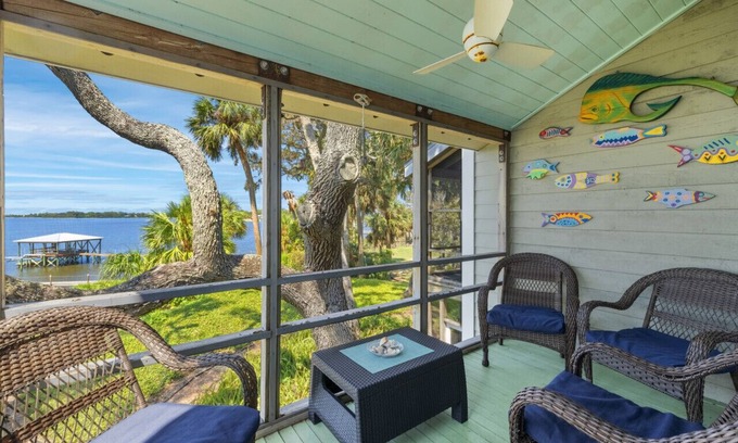 Cedar Key Villa | Sunset view townhouse on the Gulf of Mexico
