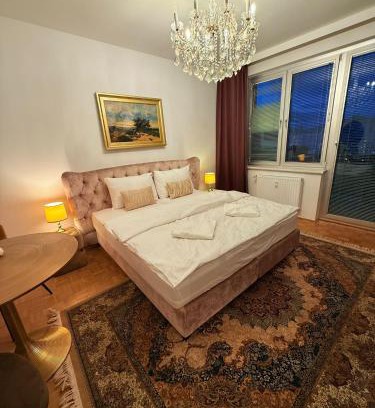 Hundsturm Apartment | Sunsets and Sunrise Luxury Suites by Milochev