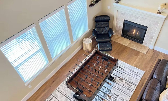 Old Farm District House | Sunshine Retreat - Hot Tub & Game Room &BBQ &AC close to Old Mill