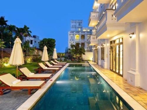 Hoi An City Centre House | Sunshine villa wt 6BRs & swimming pool