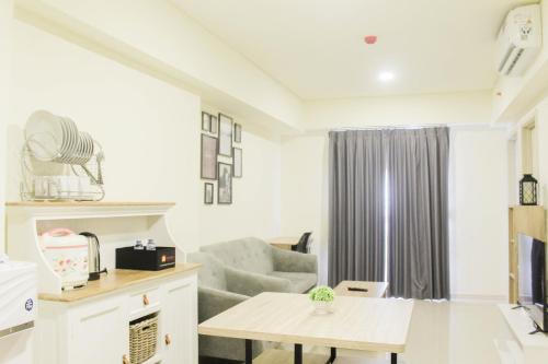 Cikarang Apartment | Super 3BR at Meikarta Apartment By Travelio