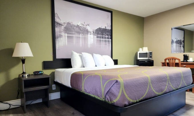 Laurentian Valley Hotel | Super 8 by Wyndham Pembroke
