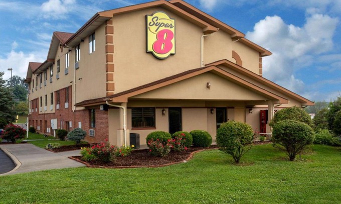 Abingdon Hotel | Super 8 by Wyndham Abingdon VA
