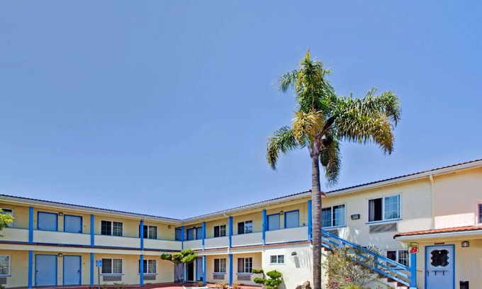 Central Berkeley Hotel | Super 8 by Wyndham Berkeley